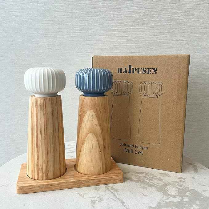 Salt and Pepper Mill Set